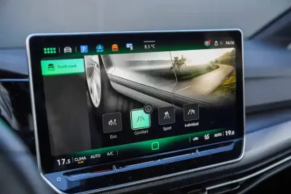 Photo 29 Volkswagen Golf  1.5 eTSI EVO2 150 DSG7