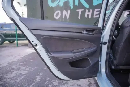 Photo 17 Volkswagen Golf  1.5 eTSI EVO2 150 DSG7