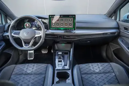 Photo 19 Volkswagen Golf  1.5 eTSI EVO2 150 DSG7