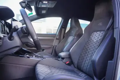 Photo 16 Volkswagen Golf  1.5 eTSI EVO2 150 DSG7