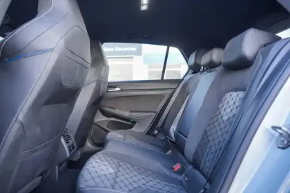 Photo 18 Volkswagen Golf  1.5 eTSI EVO2 150 DSG7