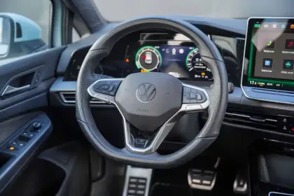 Photo 20 Volkswagen Golf  1.5 eTSI EVO2 150 DSG7