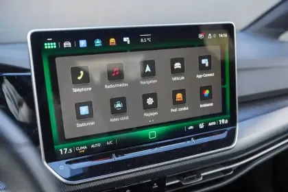 Photo 25 Volkswagen Golf  1.5 eTSI EVO2 150 DSG7