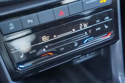 Photo 25 Volkswagen T-cross  1.0 TSI 110 Start/Stop BVM6