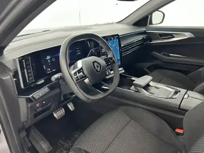 Photo 23 Renault Austral  E-Tech hybrid 200