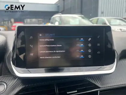 Photo 35 Peugeot 2008  PureTech 100 S&S BVM6