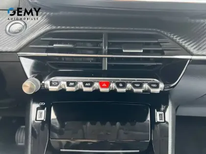 Photo 36 Peugeot 2008  PureTech 100 S&S BVM6