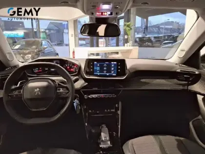 Photo 7 Peugeot 2008  PureTech 130 S&S EAT8