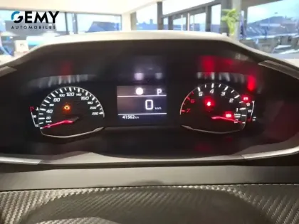 Photo 11 Peugeot 2008  PureTech 130 S&S EAT8