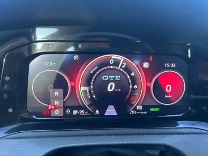 Photo 16 Volkswagen Golf  1.4 Hybrid Rechargeable OPF 245 DSG6