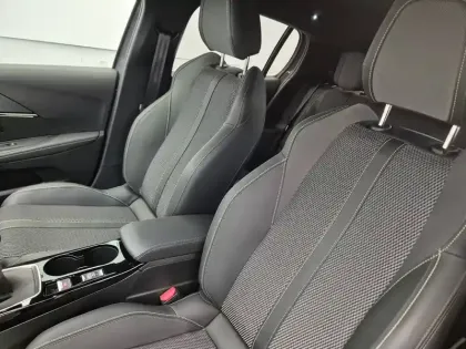 Photo 23 Peugeot 208  PureTech 100 S&S BVM6