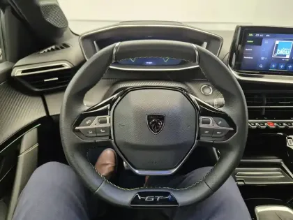 Photo 30 Peugeot 208  PureTech 100 S&S BVM6