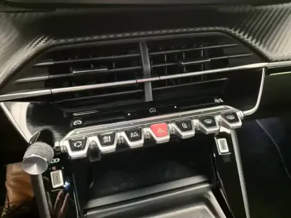 Photo 29 Peugeot 208  PureTech 100 S&S BVM6