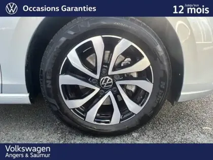 Photo 19 Volkswagen Golf  1.5 eTSI OPF 130 DSG7