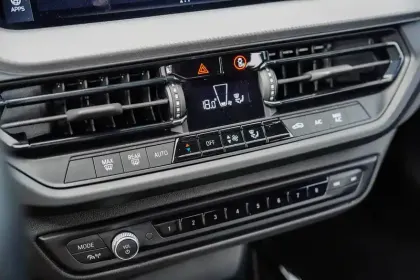 Photo 26 BMW Serie 1 118d 150 ch BVA8