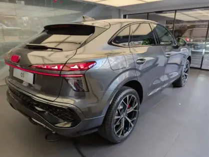 Photo 1 Audi Q3  Sportback e-hybrid 272 ch S tronic 6