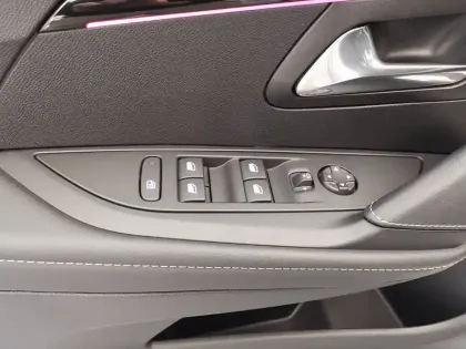 Photo 21 Peugeot 208  PureTech 130 S&S EAT8