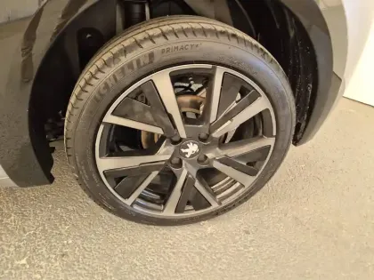 Photo 10 Peugeot 208  PureTech 130 S&S EAT8