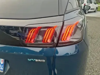 Photo 16 Peugeot 3008  Hybrid 225 e-EAT8