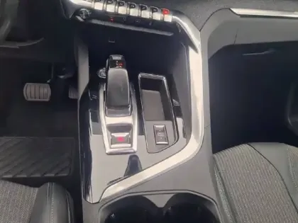 Photo 13 Peugeot 3008  Hybrid 225 e-EAT8