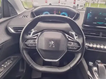 Photo 8 Peugeot 3008  Hybrid 225 e-EAT8