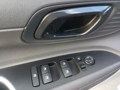 Photo 16 Hyundai Bayon  1.0 T-GDi 100 DCT-7 Hybrid 48V