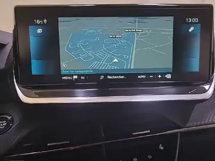 Photo 18 Peugeot 208  PureTech 100 S&S BVM6