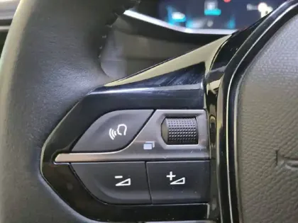 Photo 25 Peugeot 208  PureTech 100 S&S BVM6