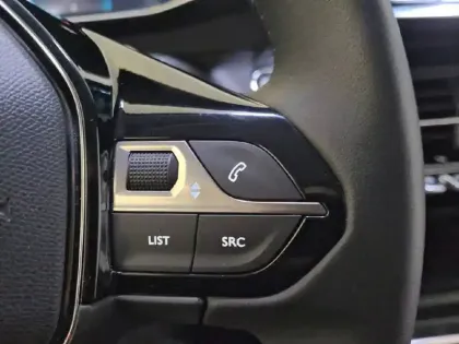 Photo 26 Peugeot 208  PureTech 100 S&S BVM6