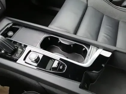 Photo 18 Volvo Xc60  T8 Recharge AWD 310 ch + 145 ch Geartronic 8