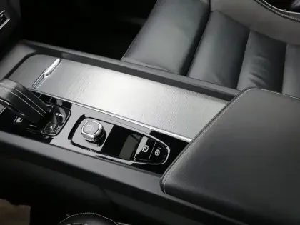 Photo 17 Volvo Xc60  T8 Recharge AWD 310 ch + 145 ch Geartronic 8