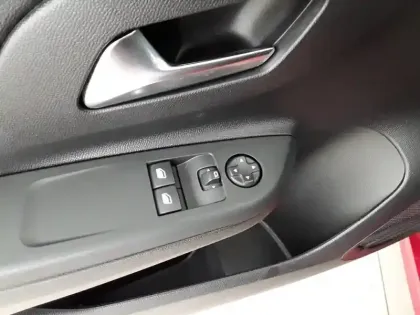 Photo 24 Opel Corsa  1.2 Turbo 100 ch BVM6