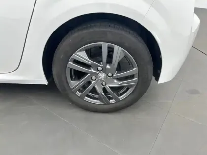 Photo 12 Peugeot 208  PureTech 75 S&S BVM5