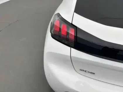 Photo 16 Peugeot 208  PureTech 75 S&S BVM5