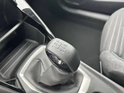 Photo 13 Peugeot 208  PureTech 75 S&S BVM5