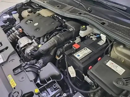 Photo 14 Peugeot 208  BlueHDi 100 S&S BVM6