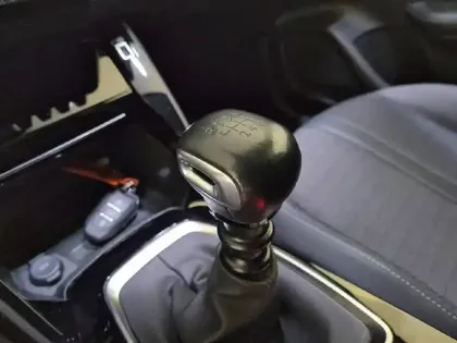 Photo 13 Peugeot 208  BlueHDi 100 S&S BVM6