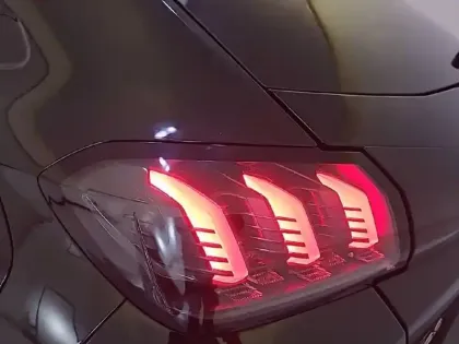 Photo 16 Peugeot 208  BlueHDi 100 S&S BVM6