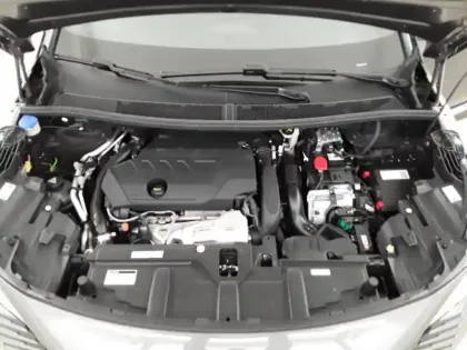 Photo 19 Peugeot 3008  Hybrid 225 e-EAT8