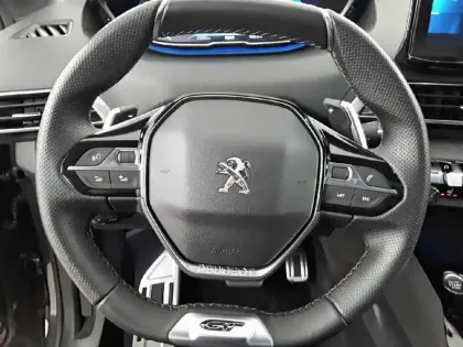 Photo 8 Peugeot 3008  Hybrid 225 e-EAT8