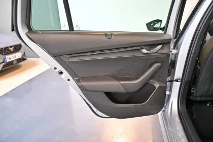 Photo 57 Skoda Octavia  Combi 1.5 TSI Hybrid 150 ch ACT DSG7