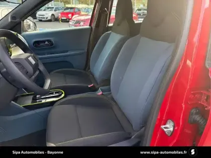 Photo 8 Fiat Grande Panda  T-Gen 3 1.2 Hybrid Turbo 110 ch eDCT6