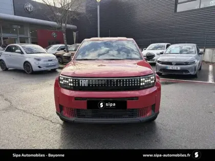 Photo 33 Fiat Grande Panda  T-Gen 3 1.2 Hybrid Turbo 110 ch eDCT6