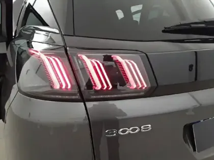 Photo 16 Peugeot 3008  Puretech 130ch S&S EAT8