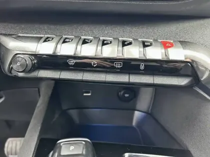 Photo 28 Peugeot 3008  BlueHDi 130ch S&S EAT8