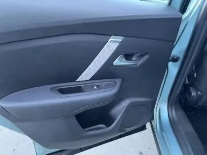 Photo 16 Citroën C4  PureTech 130 S&S BVM6