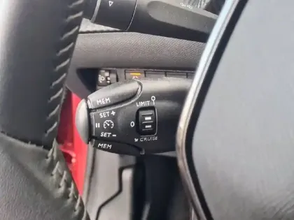 Photo 19 Peugeot 208  Electrique 50 kWh 136ch