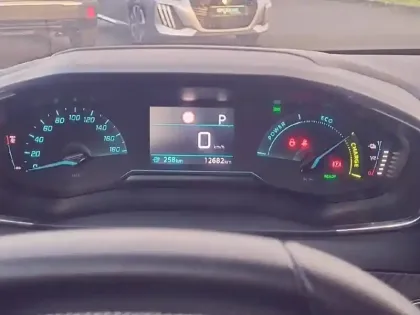 Photo 9 Peugeot 208  Electrique 50 kWh 136ch