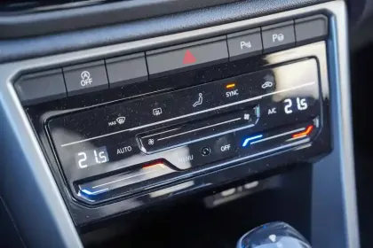 Photo 26 Volkswagen T-roc  2.0 TDI 150 Start/Stop DSG7