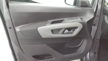 Photo 27 Peugeot Rifter  Standard PureTech 110 S&S BVM6